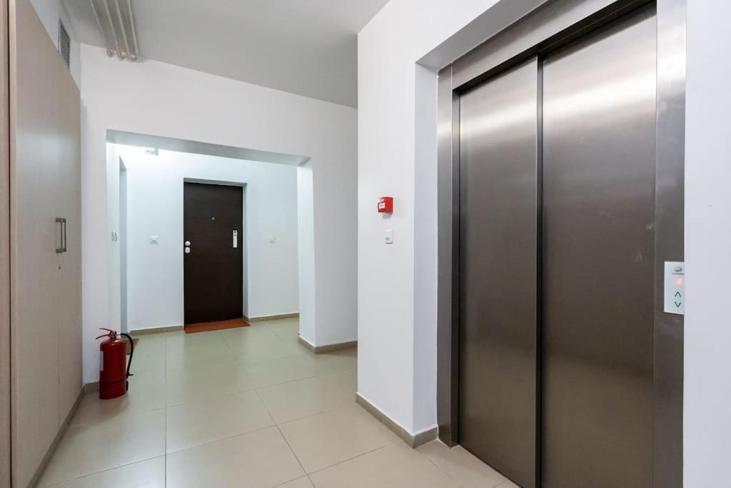 Vivando - Scandic Ap E - Parking Bucureşti Ngoại thất bức ảnh