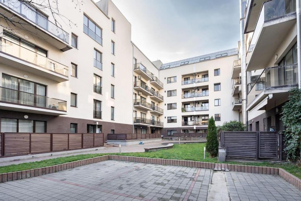 Vivando - Scandic Ap E - Parking Bucureşti Ngoại thất bức ảnh